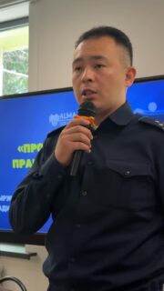 В колледже МАБ состоялась профилактическая встреча студентов с представителями правоохранительных органов.

В рамках лекции были затронуты актуальные темы, касающиеся безопасности и ответственности молодёжи: буллинг, употребление электронных сигарет, использование нецензурной лексики, нахождение несовершеннолетних вне дома после 22:00, а также вопросы дропперства и профилактики торговли людьми.

Подобные мероприятия помогают формировать правовую грамотность студентов, повышать уровень осознанности и напоминать о важности ответственности за свои действия.