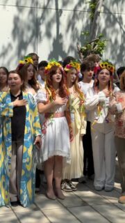 В Колледже Международной Академии Бизнеса прошёл фестиваль, посвящённый Дню единства народа Казахстана - празднику, объединяющему более 130 этносов страны 💙

Мероприятие стало площадкой дружбы, культуры и взаимопонимания, объединив студентов, преподавателей, администрацию и почётных гостей 🔥

Почётными гостями мероприятия стали:
Хусеинова Зульфия Шахмуратовна, Габбасова Анар Алпамысовна, Мохаммад Анна Павловна, Абдиева Нуржан Мамасыдыковна, Казимова Набат Исраиловна, Мусаева Фатима Шабаровна, Абабахриева Роза Исмаиловна, Алиарова Васпие Исмаиловна, Цой Юлия Петровна, Ибрагимова Гулсанам Музтаровна, Мамедова Мая Алескаревна, Мирзоева Лиана Гасановна, Трубникова Анна Александровна и ансамбль «Радуга».

Колледж МАБ продолжает формировать образовательную среду, в которой ценятся не только знания, но и уважение к культурному многообразию и единству народа Казахстана 🇰🇿