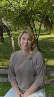 «Я УВИДЕЛА, КАК МОЯ ДОЧЬ ИЗМЕНИЛАСЬ ЗА ВРЕМЯ УЧЁБЫ» 🥹

Мама нашей студентки Виолетты - Ерофеева Екатерина Борисовна - поделилась своим взглядом на обучение дочери в Колледже МАБ 💙

Ерофеева Виолетта уже работает в отделе маркетинга во время обучения: развивает профессиональные навыки, становится самостоятельнее и увереннее в себе - и всё это ещё до окончания колледжа!

Именно такие изменения родители замечают в первую очередь 🫶