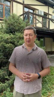 🤖 AI START: ИИ С НУЛЯ

Как отмечает Глава государства Касым-Жомарт Токаев, развитие образования сегодня напрямую связано с цифровизацией, внедрением современных технологий и формированием новых компетенций.

Искусственный интеллект уже становится важным инструментом в учебе, работе и повседневной жизни. Сегодня важно не просто знать о технологиях, а уметь эффективно применять их для решения реальных задач!

Курс предназначен для педагогов, студентов, школьников, специалистов и всех, кто хочет освоить возможности искусственного интеллекта, развить цифровые навыки и научиться эффективно применять современные технологии в учебе, работе и повседневной жизни. 

За 2 недели вы научитесь:
✅ работать с ChatGPT, Gemini и другими ИИ-инструментами
✅ правильно формулировать запросы (промпты)
✅ создавать тексты, идеи, презентации и проекты
✅ искать и анализировать информацию с помощью ИИ
✅ создавать визуалы и контент
✅ автоматизировать рутинные задачи и экономить время

📌 Формат курса:
📅 22.07 - 04.08.2026
⏰ Каждый день по 2 часа
💻 Онлайн / офлайн
💰 Стоимость: 30 000 ₸

🔥 Количество мест ограничено.
📩 Запись по ссылке в шапке профиля